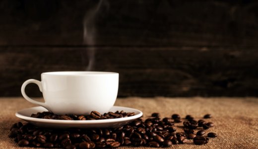 なぜカフェインは筋トレに効果的？摂取量や摂取タイミングなどを紹介